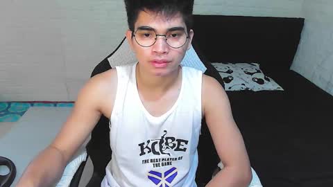 Snapshot of alpha_rider chatting on November 20, 4:01 am Angelo online show from November 20, 4:01 am