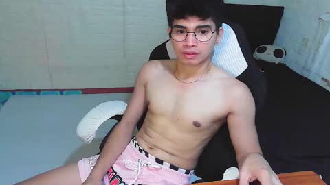 Snapshot of alpha_rider chatting on February 21, 3:35 pm Angelo online show from February 21, 3:35 pm