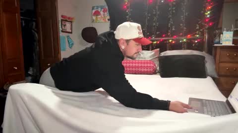 Snapshot of alphadomcole chatting on December 17, 5:35 am alphadomcole online show from December 17, 5:35 am