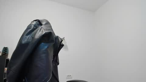 Snapshot of alphagodleatherking92 chatting on January 3, 11:46 am LeatherMaster online show from January 3, 11:46 am