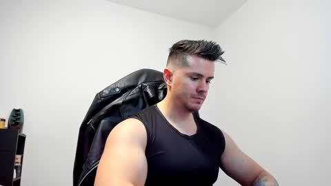 Snapshot of alphagodleatherking92 chatting on January 8, 6:52 am LeatherMaster online show from January 8, 6:52 am