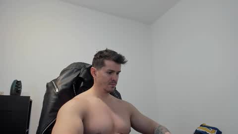 Snapshot of alphagodleatherking92 chatting on November 11, 8:25 am LeatherMaster online show from November 11, 8:25 am