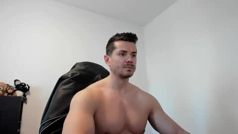 Snapshot of alphagodleatherking92 chatting on April 20, 8:17 am LeatherMaster online show from April 20, 8:17 am