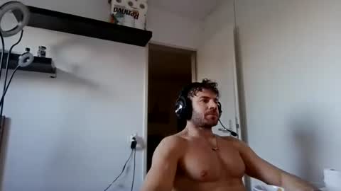 alphah_hunk online show from December 18, 1:28 pm