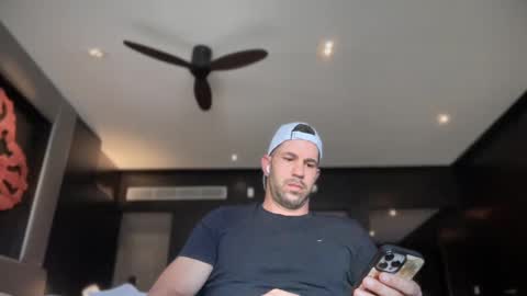 Snapshot of alphamasterjax chatting on December 17, 3:17 am MasterJax69 online show from December 17, 3:17 am