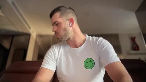 Snapshot of alphamasterjax chatting on December 21, 9:33 am MasterJax69 online show from December 21, 9:33 am