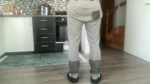 AlphAndre online show from March 6, 7:03 am