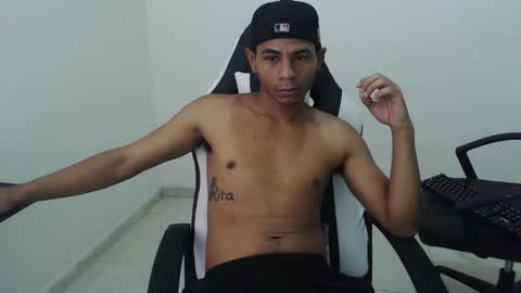 alphas_latins online show from March 25, 2:50 am