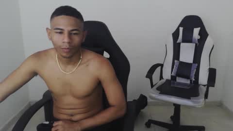 alphas_latins online show from March 26, 6:46 pm