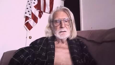 AlphaUniform online show from March 18, 3:15 pm