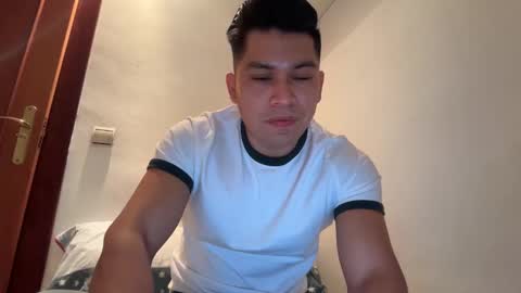 Snapshot of alt3rego97 chatting on February 18, 1:23 am alt3rego97 online show from February 18, 1:23 am