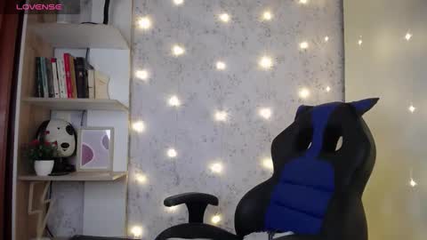 Snapshot of altair_x chatting on November 30, 7:18 pm altair_x online show from November 30, 7:18 pm