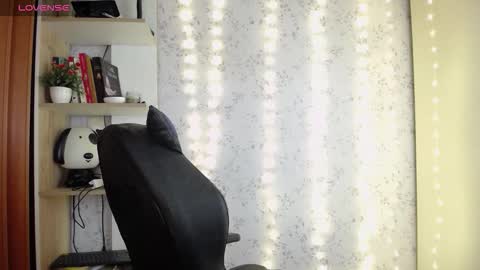 Snapshot of altair_x chatting on December 14, 8:35 pm altair_x online show from December 14, 8:35 pm