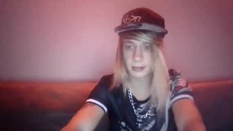 Snapshot of altboy010 chatting on September 12, 9:15 pm altboy010 online show from September 12, 9:15 pm