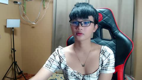 Snapshot of althea_ii chatting on April 25, 5:21 am Althea online show from April 25, 5:21 am