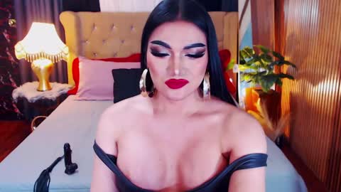 Alura Jhenson online show from May 1, 10:58 pm