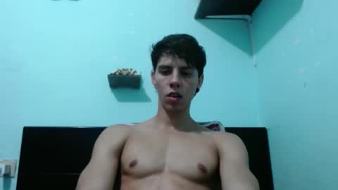 Snapshot of alvarodancer chatting on October 8, 2:25 pm alvarodancer online show from October 8, 2:25 pm