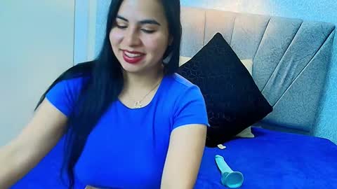 Snapshot of aly_smith_ chatting on September 11, 11:21 am A L Y online show from September 11, 11:21 am