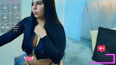 Snapshot of aly_smith_ chatting on October 2, 12:34 pm A L Y online show from October 2, 12:34 pm