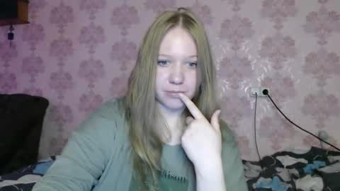 Snapshot of alya764770 chatting on May 31, 3:47 am alya764770 online show from May 31, 3:47 am