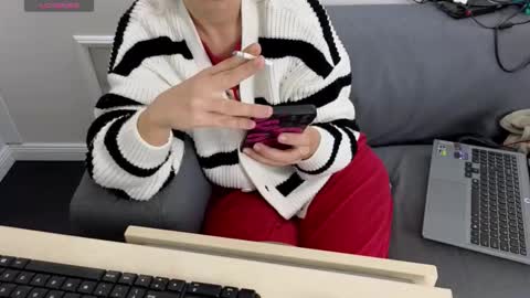 Snapshot of alyarei chatting on September 29, 11:48 am alyarei online show from September 29, 11:48 am