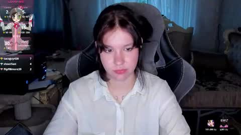 Snapshot of alyaska_yang chatting on June 30, 4:52 pm alyaska_yang online show from June 30, 4:52 pm