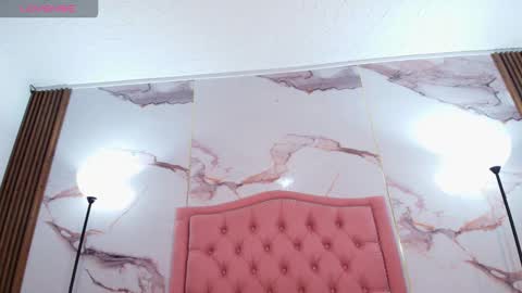 Snapshot of alyathompson chatting on December 18, 4:18 am Alya online show from December 18, 4:18 am