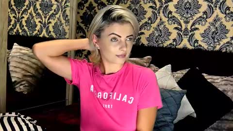 aly online show from December 4, 9:51 am