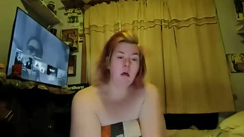 Snapshot of alycewonderland96 chatting on May 20, 10:43 am Alyce in Wonderland online show from May 20, 10:43 am