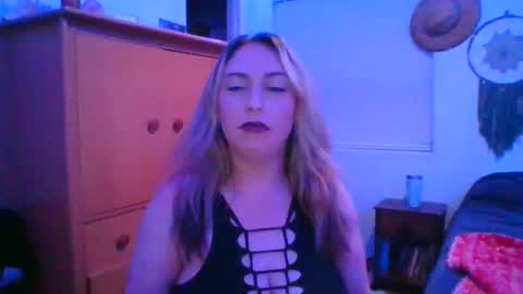 Snapshot of alyjeanne0420 chatting on February 10, 5:33 am alyjeanne0420 online show from February 10, 5:33 am