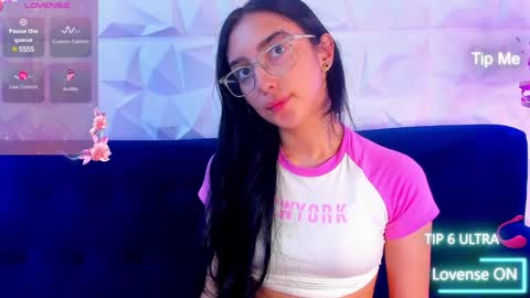 sopie online show from December 13, 11:02 am