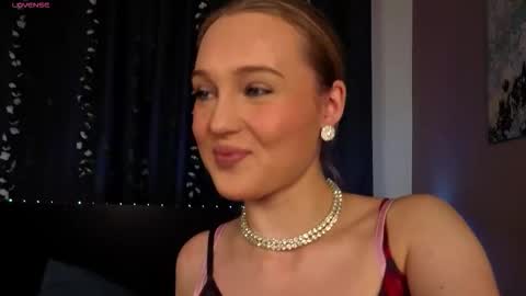 Snapshot of alyshaperkowski chatting on October 10, 6:07 pm Vanessa online show from October 10, 6:07 pm