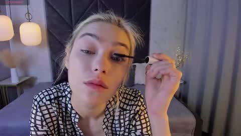 Snapshot of alysiasun chatting on September 11, 5:29 am Alysia online show from September 11, 5:29 am