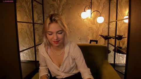 Snapshot of alysiasun chatting on October 5, 1:42 pm Alysia online show from October 5, 1:42 pm