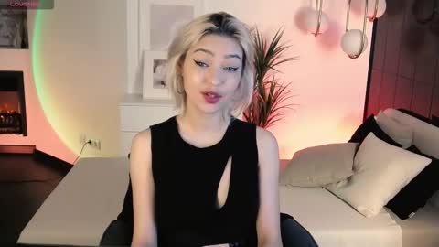 Snapshot of alysiasun chatting on October 14, 2:40 pm Alysia online show from October 14, 2:40 pm