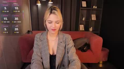 Snapshot of alysiasun chatting on November 3, 9:10 am Alysia online show from November 3, 9:10 am