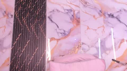 alyson__a online show from April 16, 3:35 pm