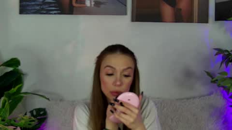 Alyson online show from April 6, 7:15 pm