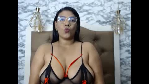 Snapshot of alyson_milf chatting on November 27, 6:54 pm alyson online show from November 27, 6:54 pm