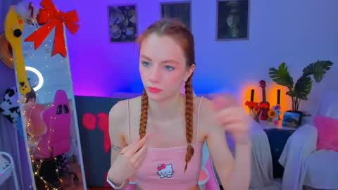 Snapshot of alyssa_smitt chatting on January 25, 7:28 am alyssa_smitt online show from January 25, 7:28 am