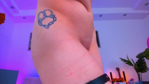 Snapshot of alyssa_smitt chatting on February 19, 10:45 am alyssa_smitt online show from February 19, 10:45 am