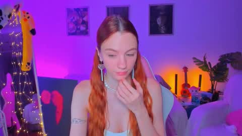 Snapshot of alyssa_smitt chatting on September 8, 5:23 pm alyssa_smitt online show from September 8, 5:23 pm