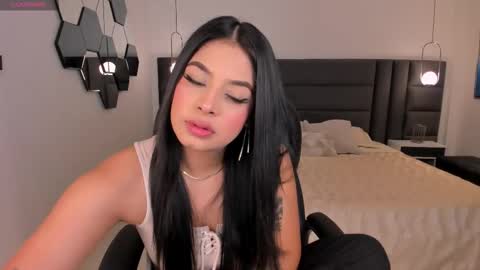 Snapshot of alyssadean_ chatting on September 15, 11:32 am Aly online show from September 15, 11:32 am