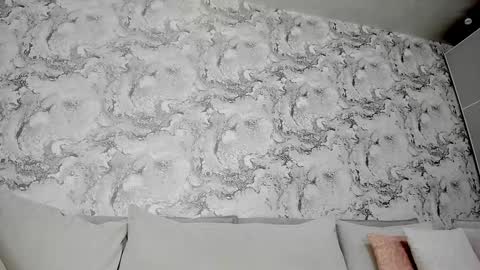 Snapshot of alyssamillan chatting on January 18, 7:59 am alysamillan online show from January 18, 7:59 am