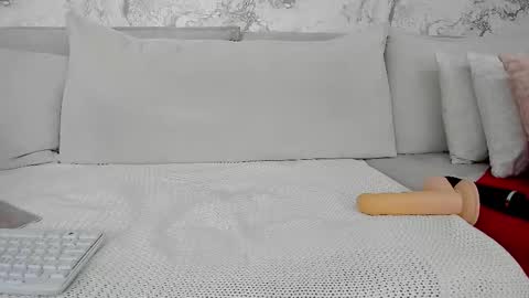 Snapshot of alyssamillan chatting on March 10, 12:04 pm alysamillan online show from March 10, 12:04 pm