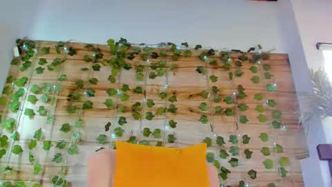 alyssia online show from February 23, 6:45 pm