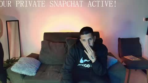 Snapshot of alyssia_wolds_1 chatting on July 17, 2:18 am alyssia wolds online show from July 17, 2:18 am