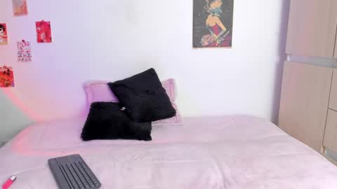    online show from March 6, 10:15 pm