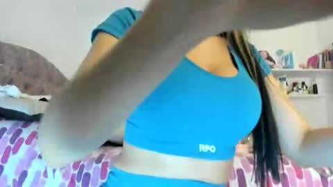 Snapshot of amadamar chatting on June 1, 1:18 am valentia online show from June 1, 1:18 am