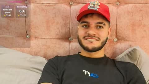 Snapshot of amadeo_wild chatting on November 28, 4:53 pm Amadeo Wild online show from November 28, 4:53 pm